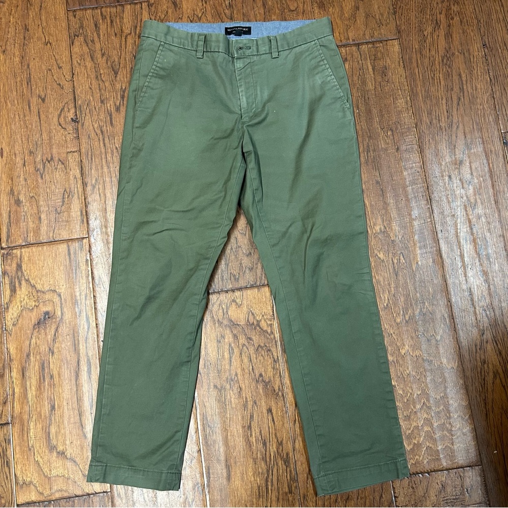 Banana Republic Aiden stretch cadet Green Chinos